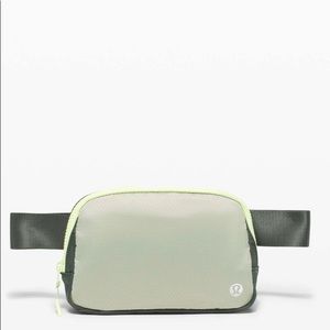 Lululemon Everywhere Belt Bag
